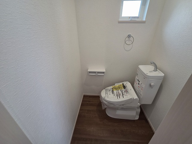 小牧市小牧２丁目　新築戸建　１号棟のトイレ|1階のトイレです