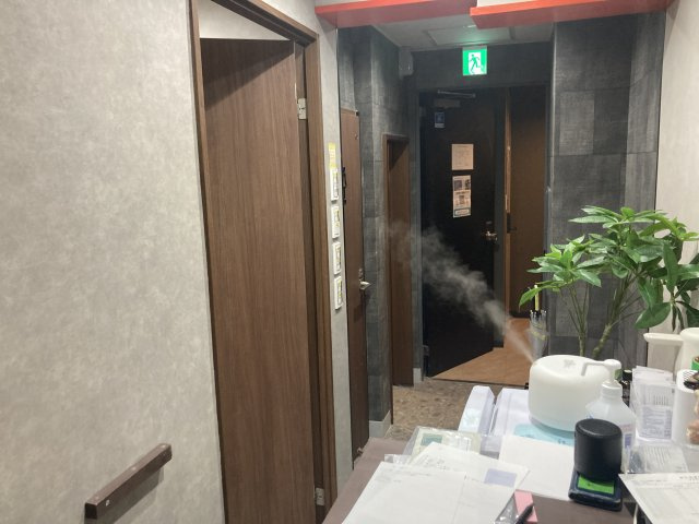 【エントランス】 | 西武新宿駅徒歩1分 GEST34ビル 1階  7坪 クリニック居抜き