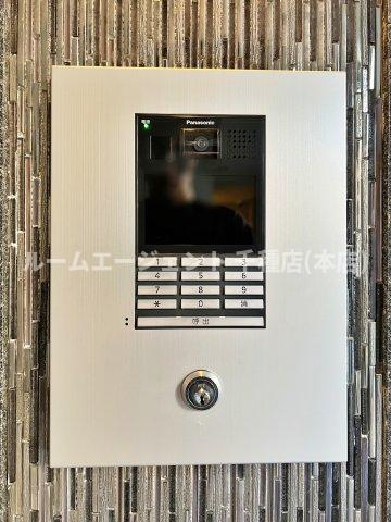 プレサンス伏見アーバンベースのエントランス