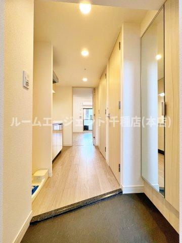 プレサンス伏見アーバンベースの玄関