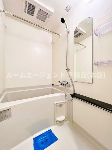 プレサンス伏見アーバンベースの浴室