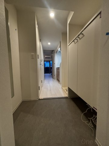 セレニテ東梅田アリエの玄関