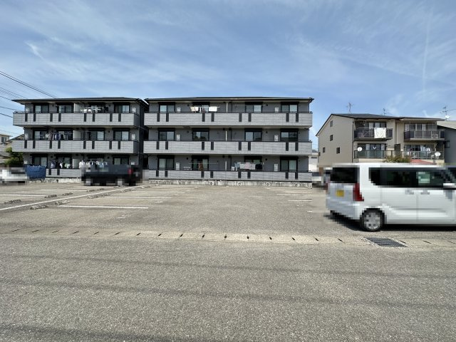 コートドール海老ノ丸 B棟の外観