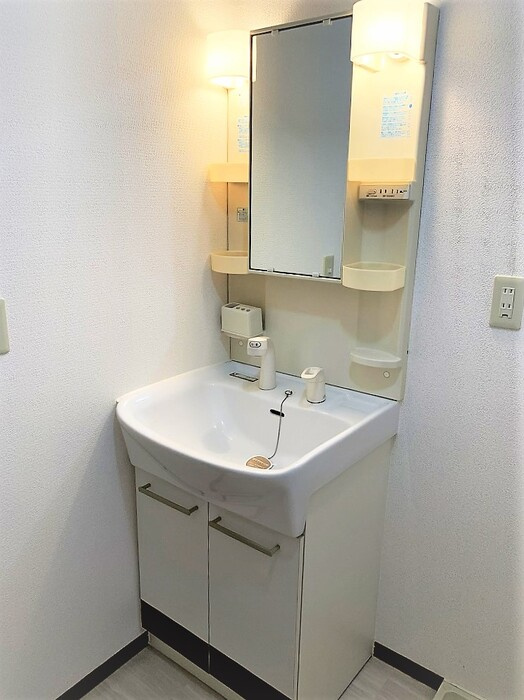 コートドール海老ノ丸 B棟の独立洗面台|洗髪洗面化粧台