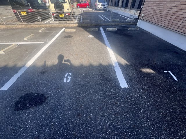 Sun・メゾン三木府内町の駐車場