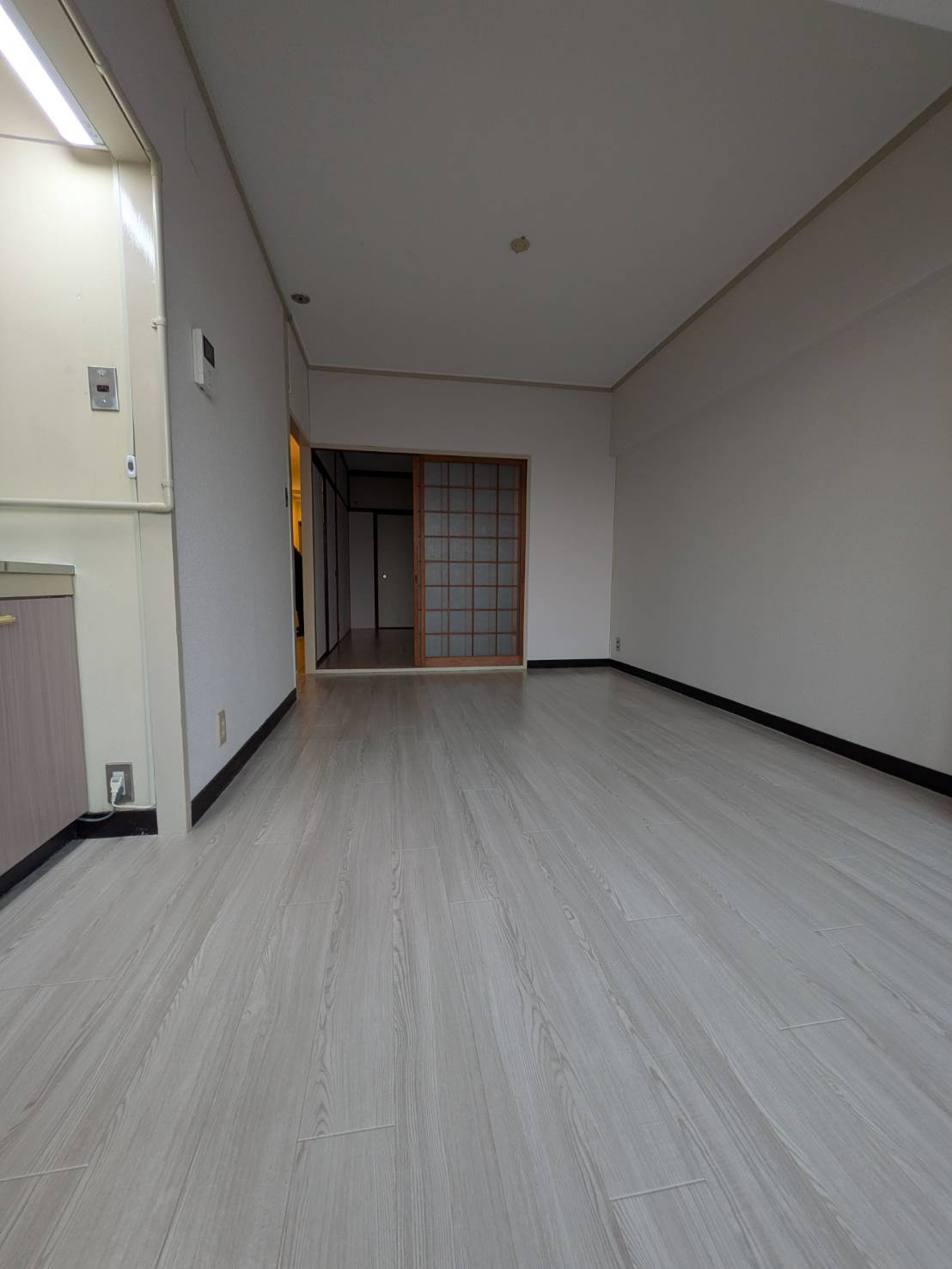 第三岩井ハイツの居間・リビング