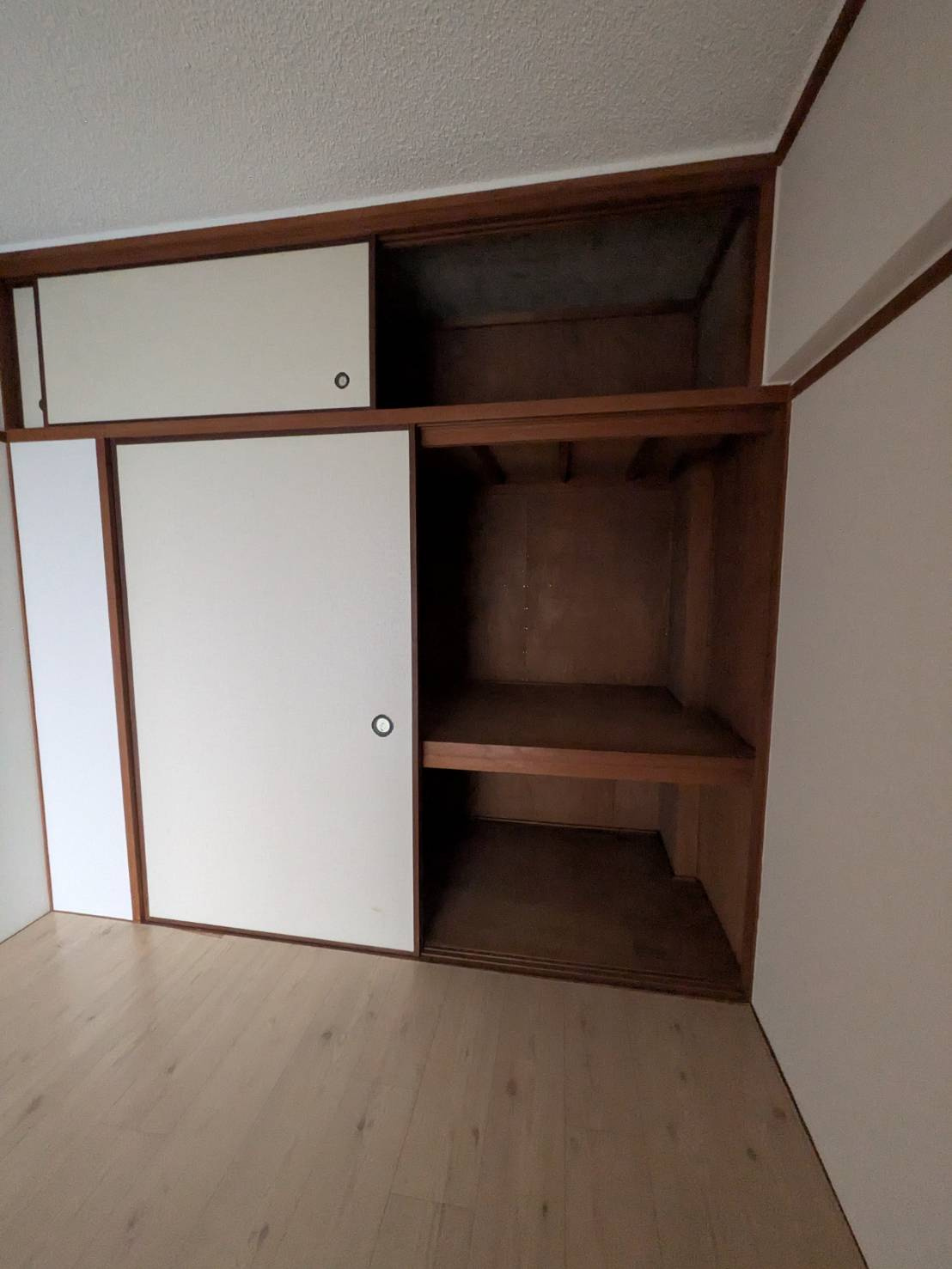 第三岩井ハイツの収納