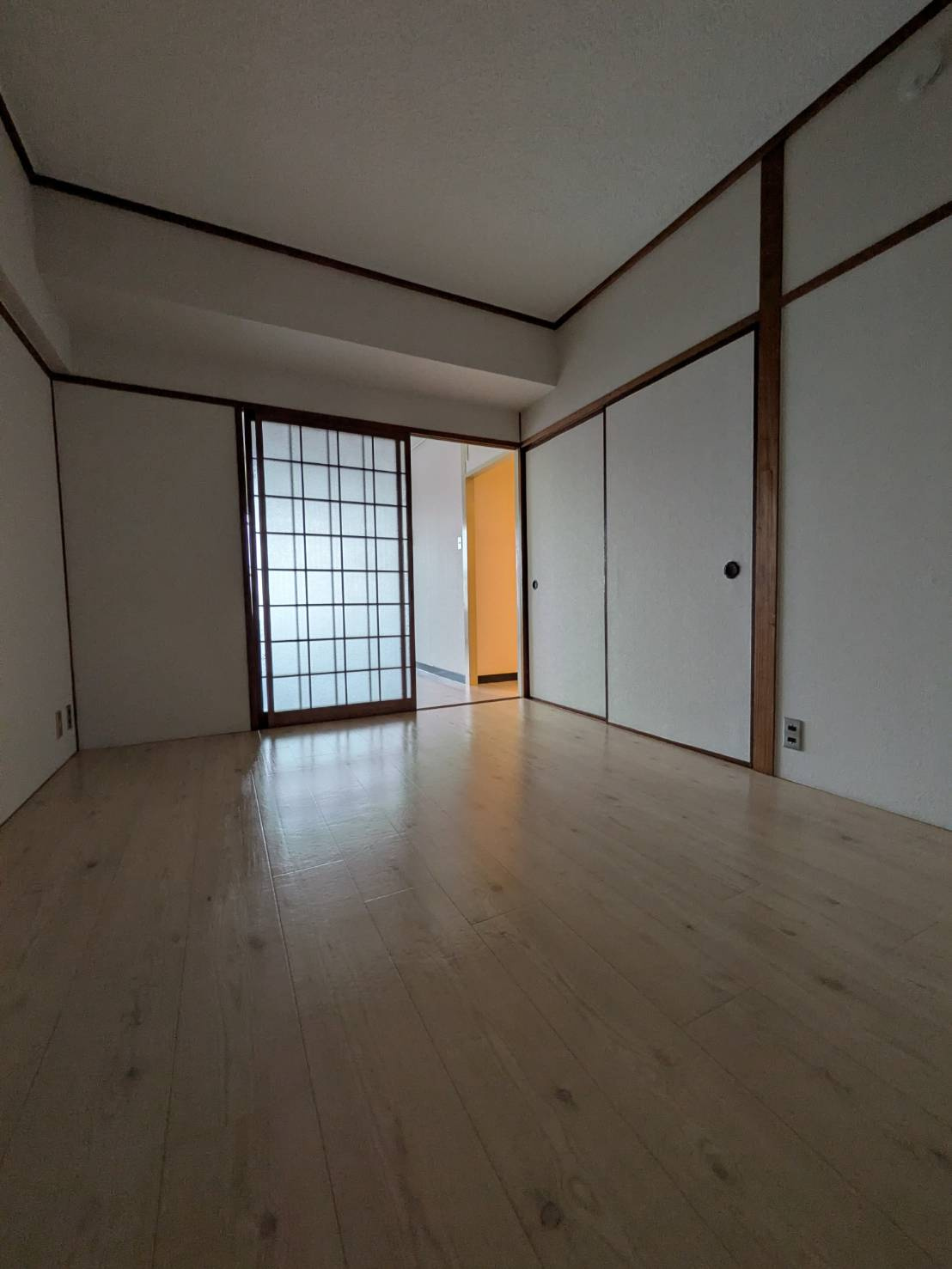 第三岩井ハイツの居間・リビング