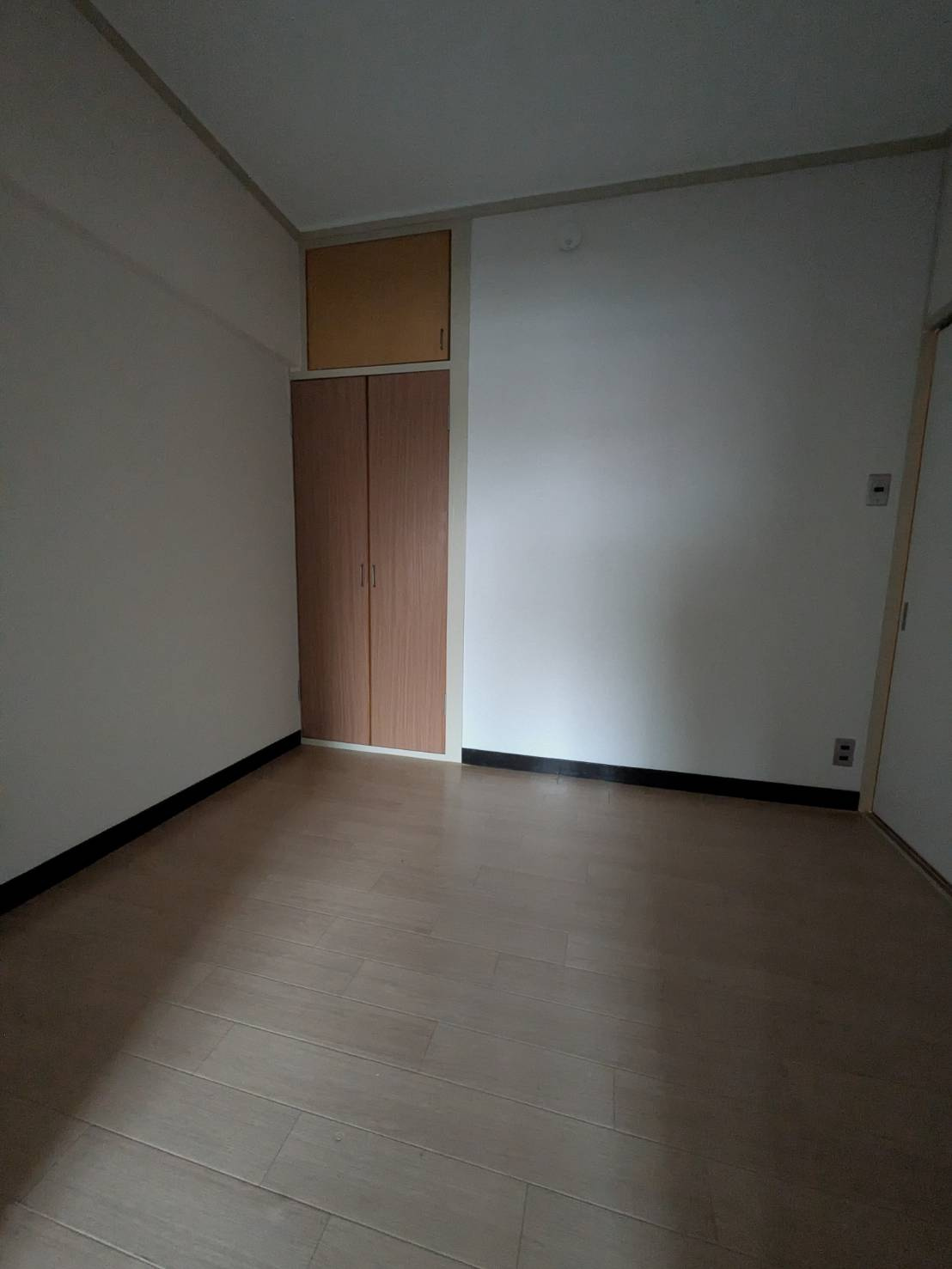 第三岩井ハイツの居間・リビング