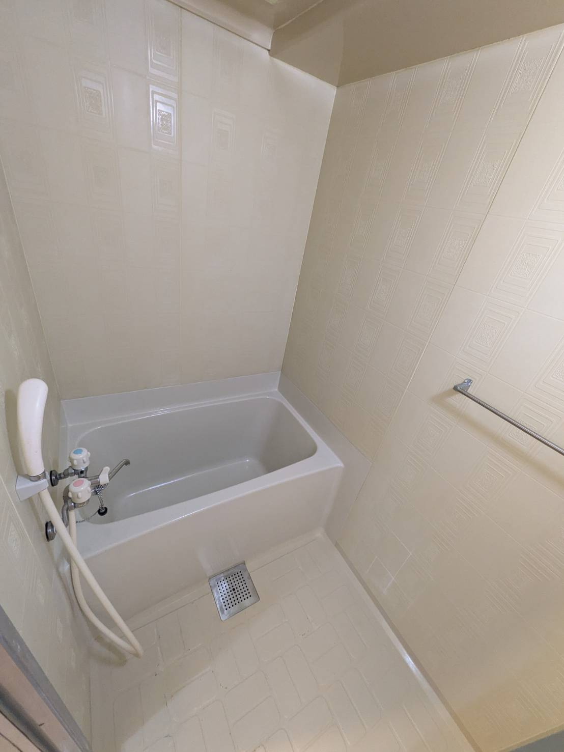 第三岩井ハイツの浴室