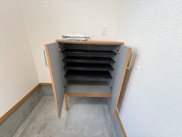 豊南町南6-4-2貸家の収納