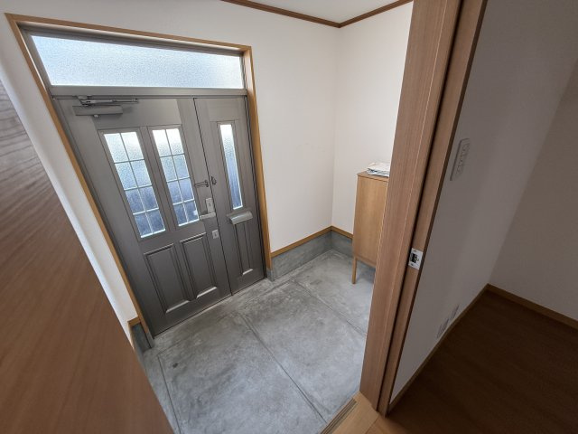 豊南町南6-4-2貸家の玄関