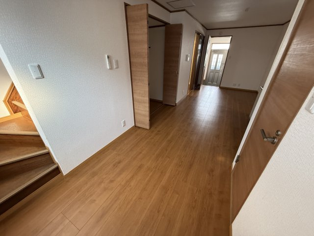 豊南町南6-4-2貸家の居間・リビング