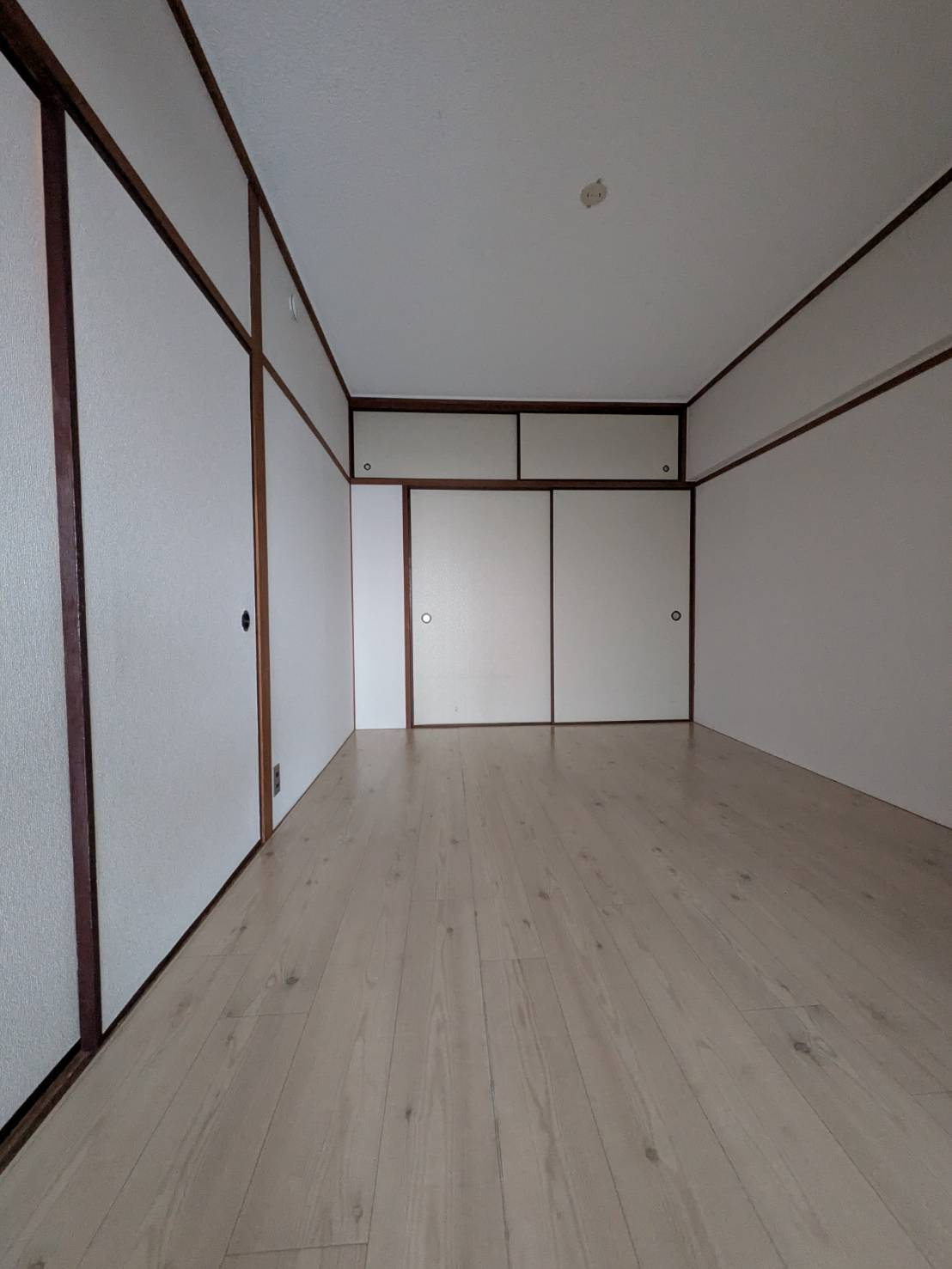 第三岩井ハイツの居間・リビング