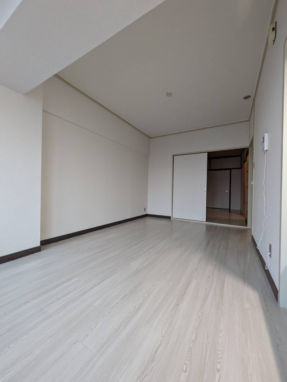 第三岩井ハイツの居間・リビング