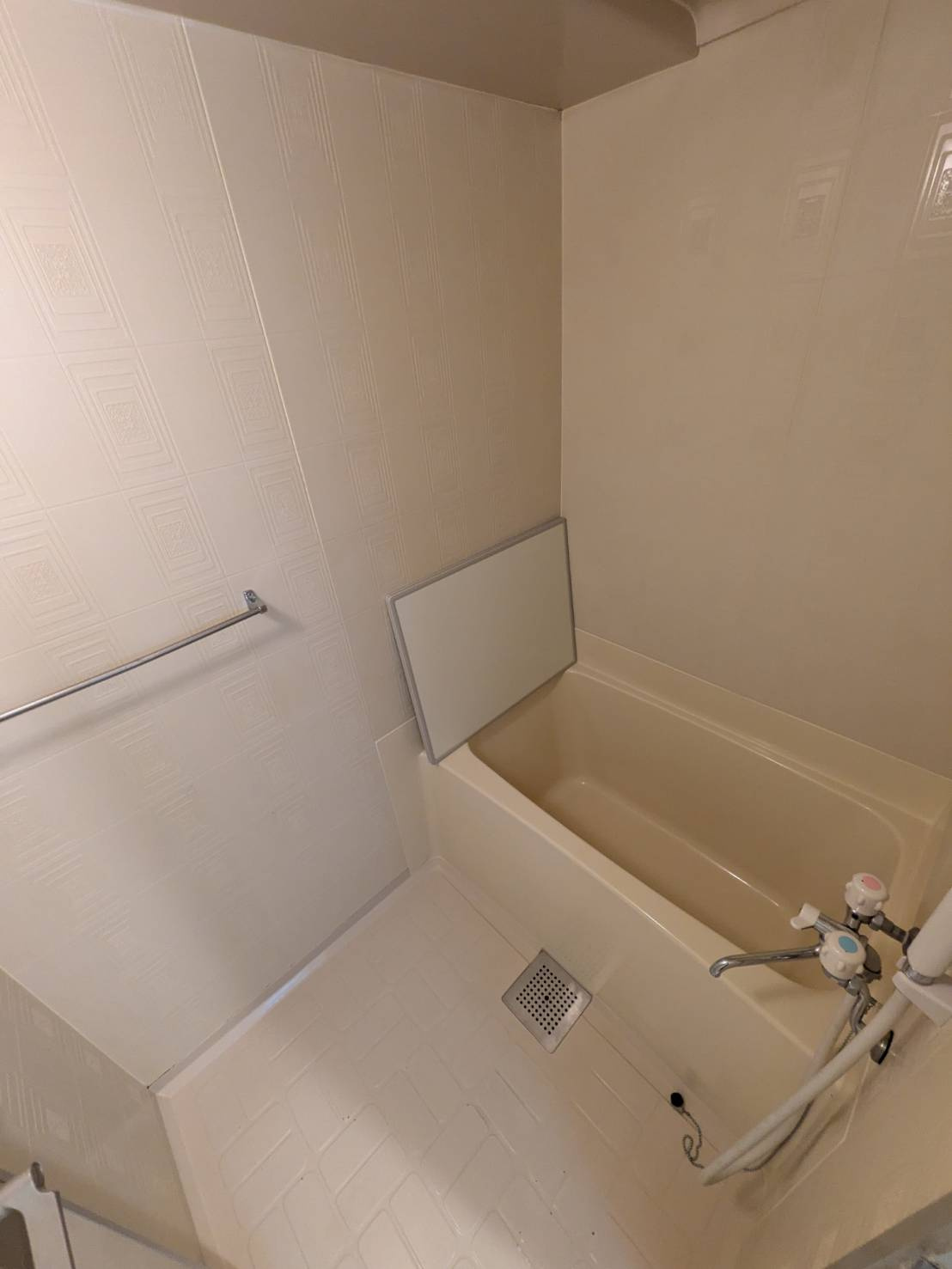 第三岩井ハイツの浴室