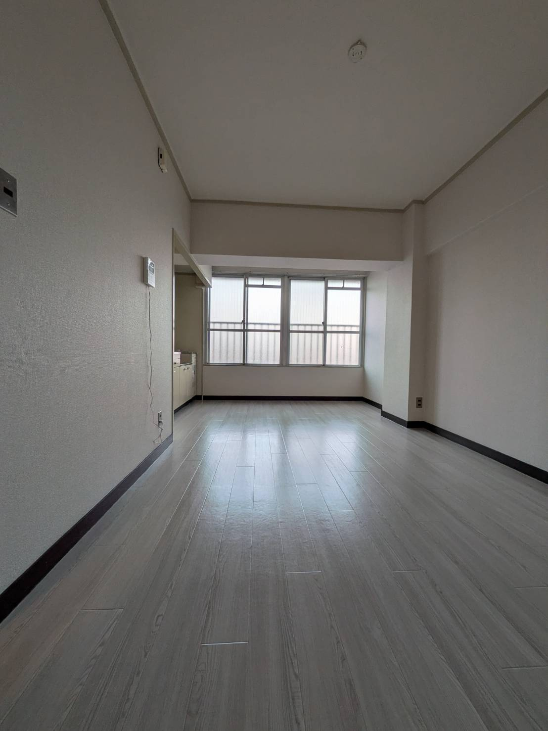 第三岩井ハイツの居間・リビング