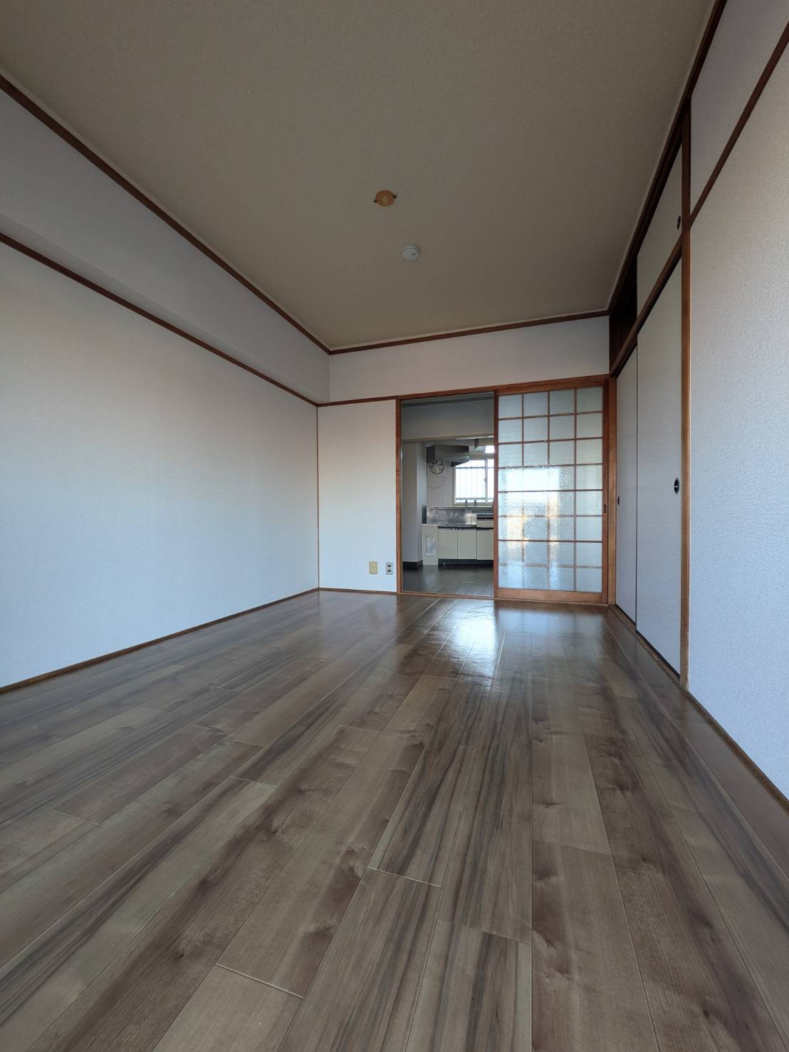 第三岩井ハイツの居間・リビング