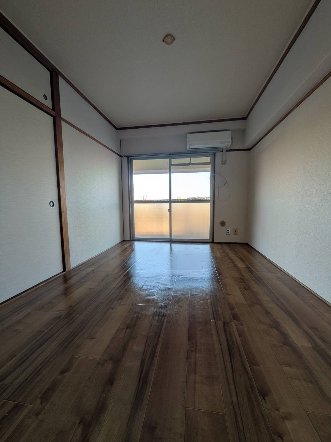 第三岩井ハイツの居間・リビング