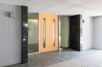 コンフォリア要町のエントランス