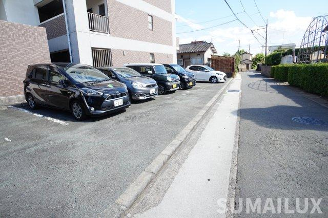 ドリームボックスの駐車場