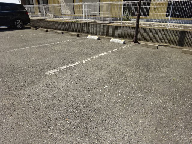 エスポワール大津和の駐車場