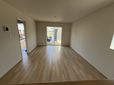 【居間・リビング】 | 【20万円ｷｬｯｼｭﾊﾞｯｸ対象物件】クレーデルガーデン斑鳩町龍田第2 全2棟2号棟