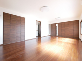 【洋室】 | 昭和町西条 内外装大変綺麗な中古戸建 三方向角地・駅徒歩3分 | 2階洋室6帖