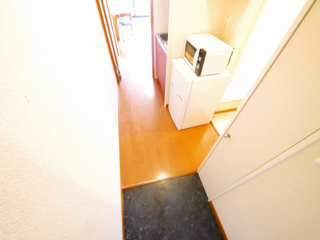 レオパレスＬｉｎｄｅｎの玄関|きれいな玄関です