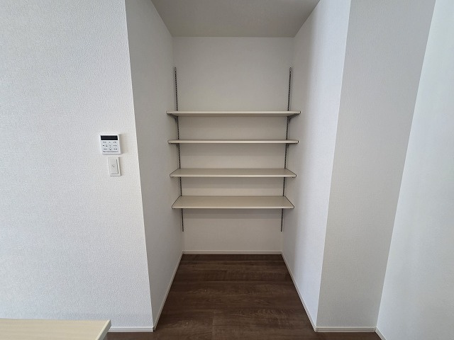 小牧市藤島1丁目　新築戸建　1号棟の収納|キッチンには便利な収納（パントリー）があります