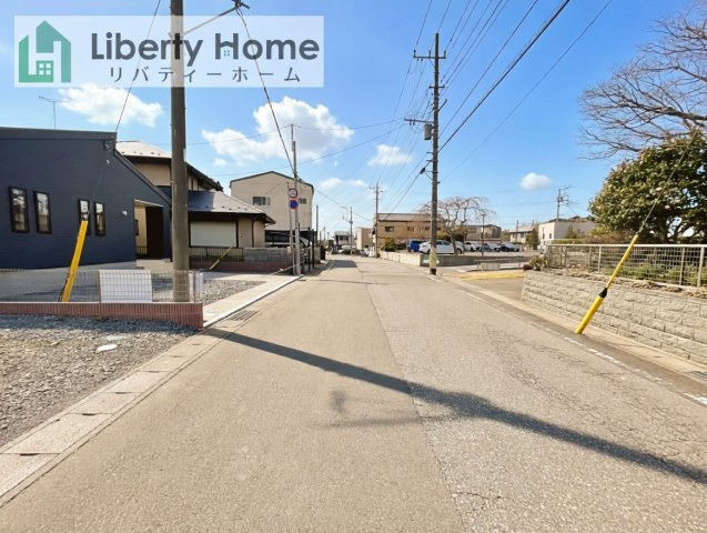 ひたちなか市八幡町2期　新築戸建の前面道路含む現地写真
