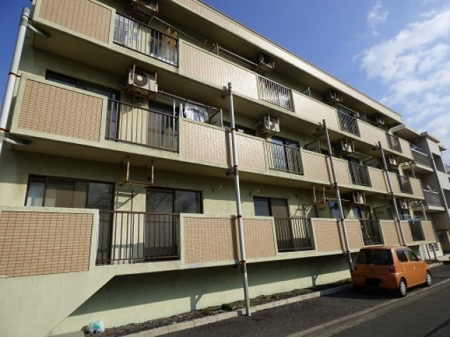 マンション渡辺の外観