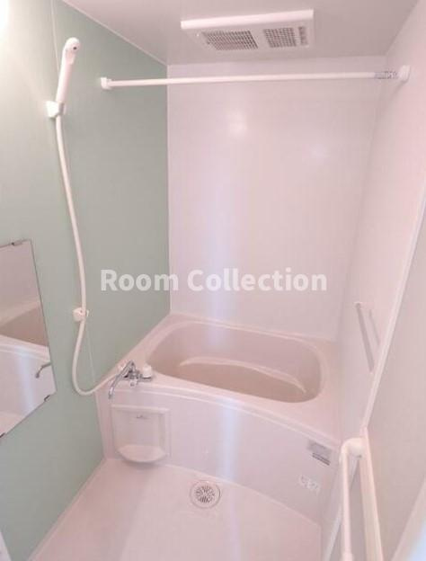 ソルナクレイシア久我山の浴室