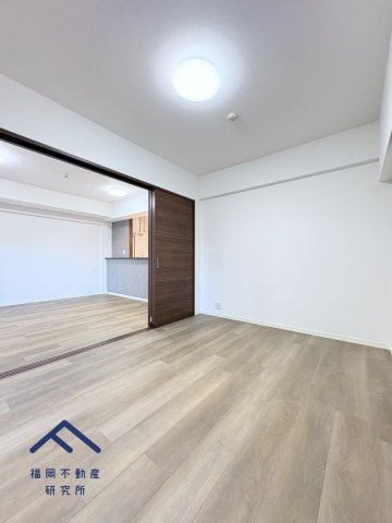 ロワールマンション西公園東の洋室