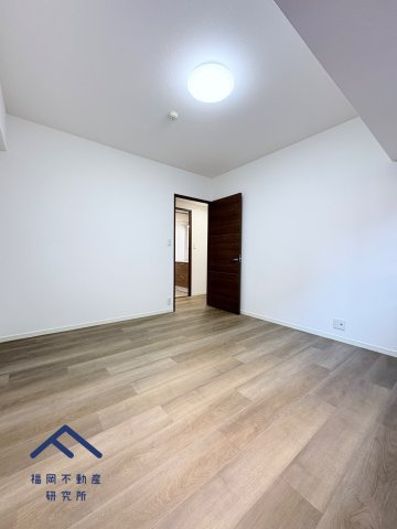 ロワールマンション西公園東の洋室