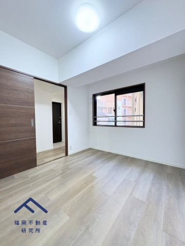 ロワールマンション西公園東の洋室