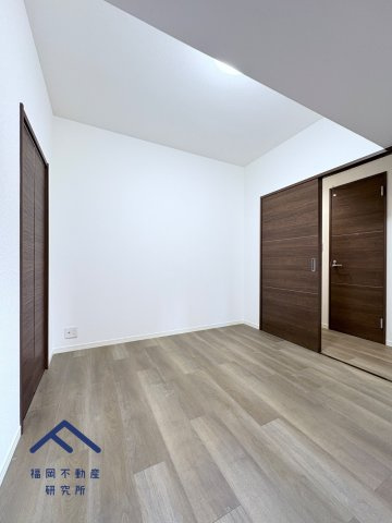 ロワールマンション西公園東の洋室