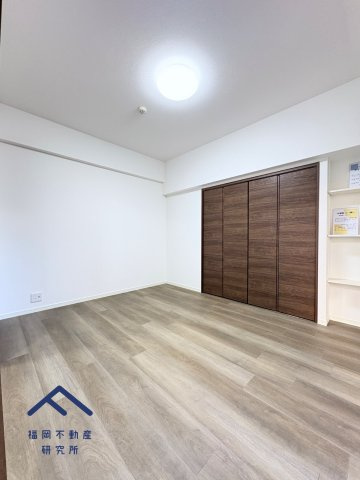 ロワールマンション西公園東の洋室