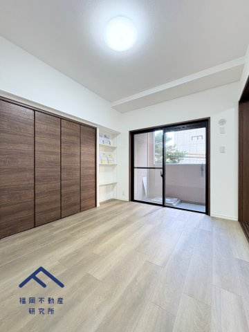 ロワールマンション西公園東の洋室