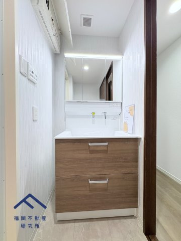 ロワールマンション西公園東の独立洗面台