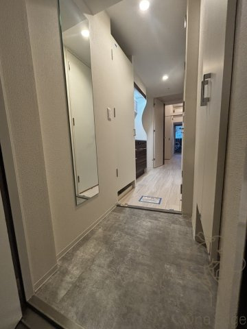 セレニテ東梅田アリエの玄関
