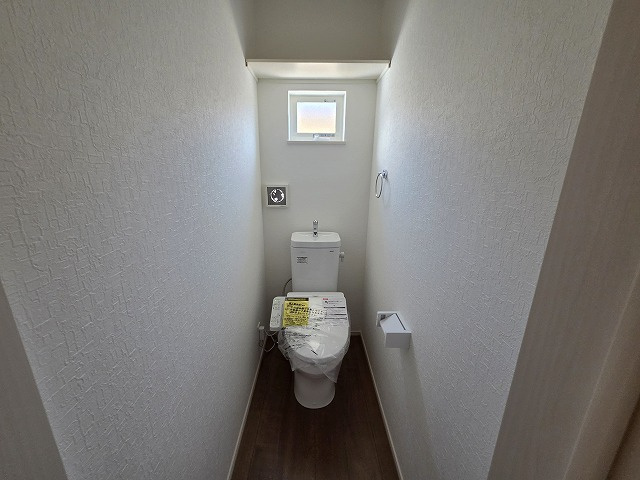 小牧市中央３丁目　新築戸建　３号棟のトイレ|2階のトイレです