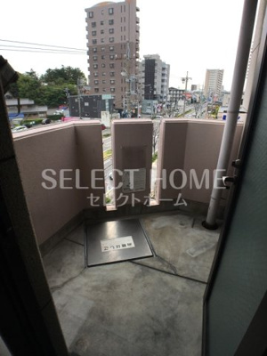 【バルコニー】 | ロワール | バルコニーからの眺めを楽しみながら食事をしませんか