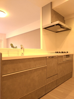 【キッチン】 | コスモ西宮山手 | コンパクトなキッチンで掃除もラクラク