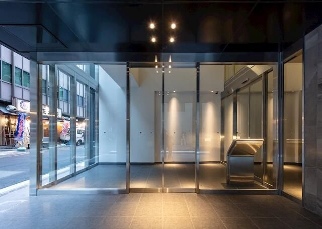 レジディア大手町北のエントランス