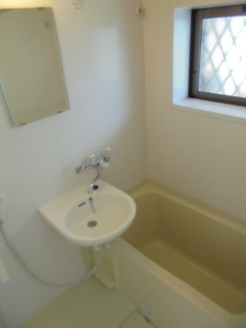 府中市朝日町１丁目のアパートの浴室