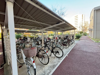 【駐輪場】 | 南港ポートタウンうしお25号棟 | 南港幼稚園まで徒歩１１分！小さなお子様のいるご家庭も安心ですね！