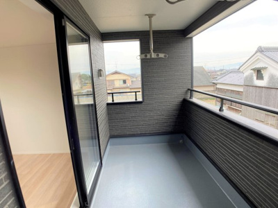 【バルコニー】 | 【20万円ｷｬｯｼｭﾊﾞｯｸ対象物件】クレーデルガーデン斑鳩町龍田第2 全2棟1号棟 | 施工例写真