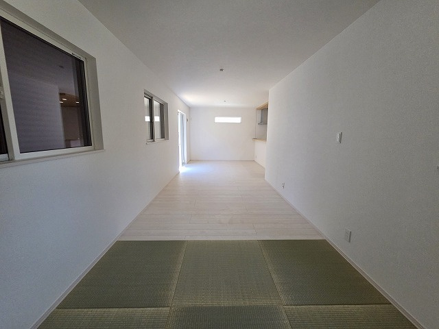 小牧市中央３丁目　新築戸建　４号棟の和室|和室ならではの温かな和の空間で寛ぎの時間を過ごせます