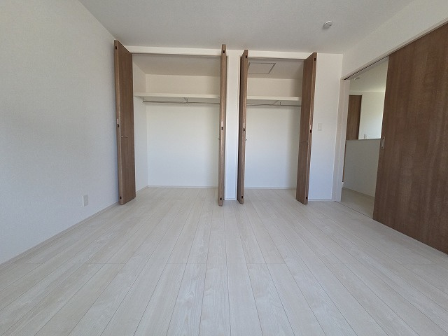 小牧市中央３丁目　新築戸建　４号棟の洋室|収納豊富な洋室です
